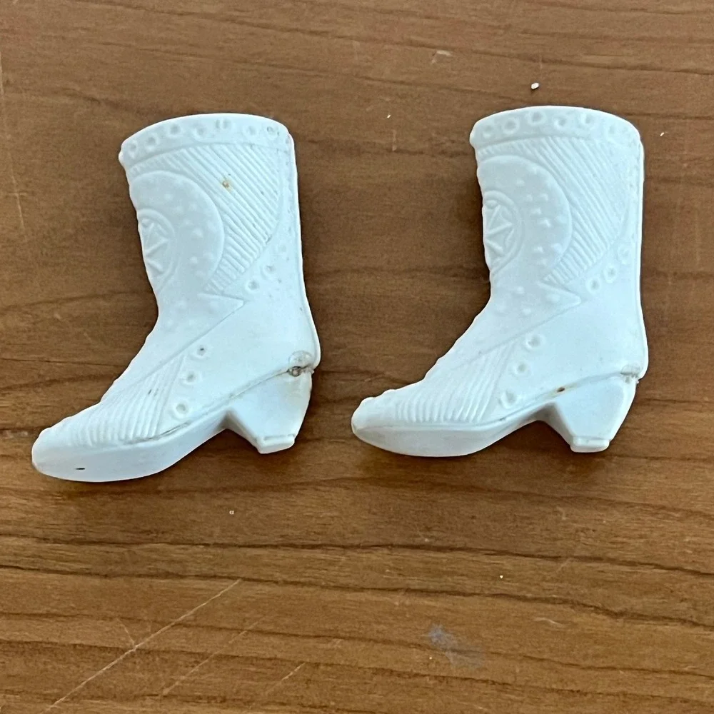 Vintage Barbie‎ White Cowboy Boots 1970s Embossed Western Doll Accessories Pair